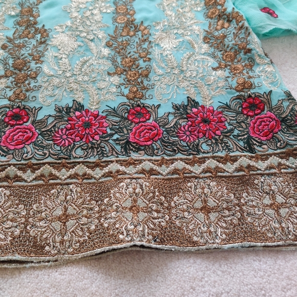 Pakistani dress - Picture 3 of 8